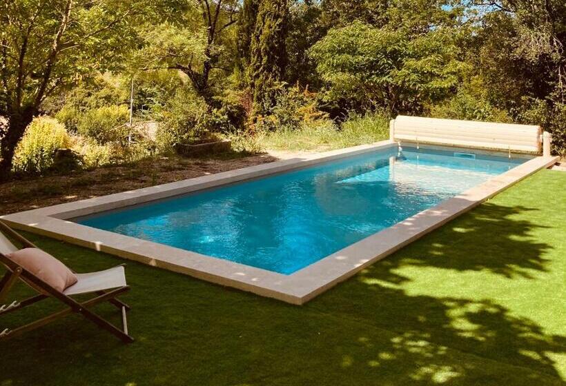 Bed and Breakfast Le Domaine Sainte Raffine, Piscine, Charme Et Insolite
