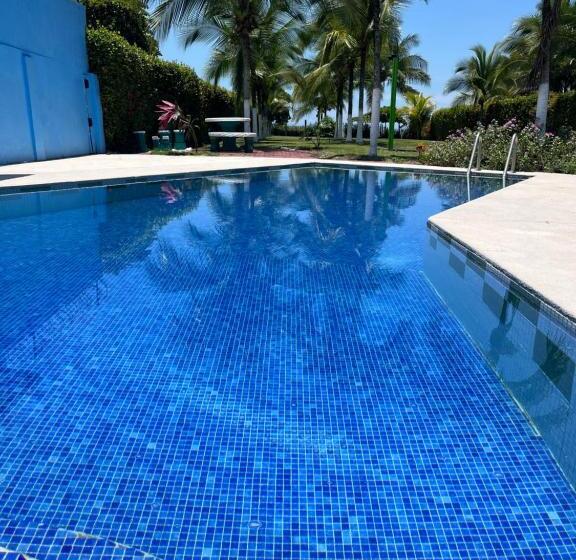 مبيت وإفطار Your Beachfront Bnb Paradise