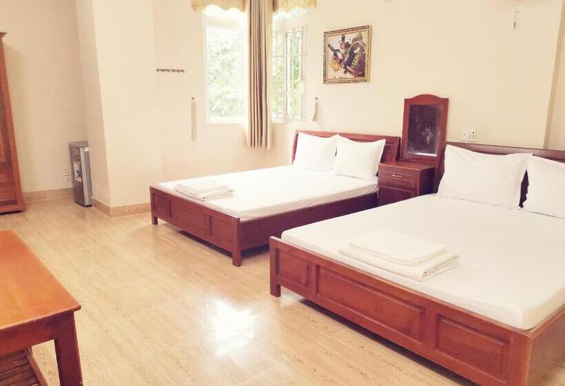 هتل Khách Sạn Cúc Phương