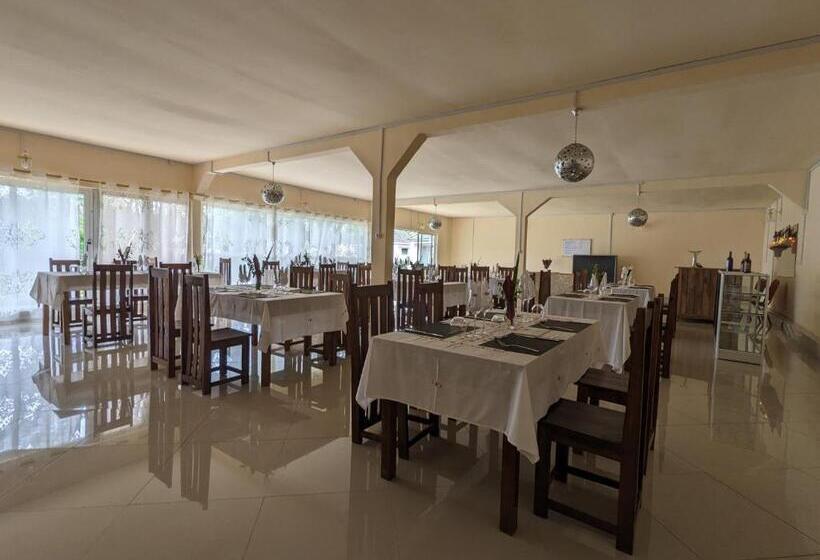 هتل Oka Forest Lodge