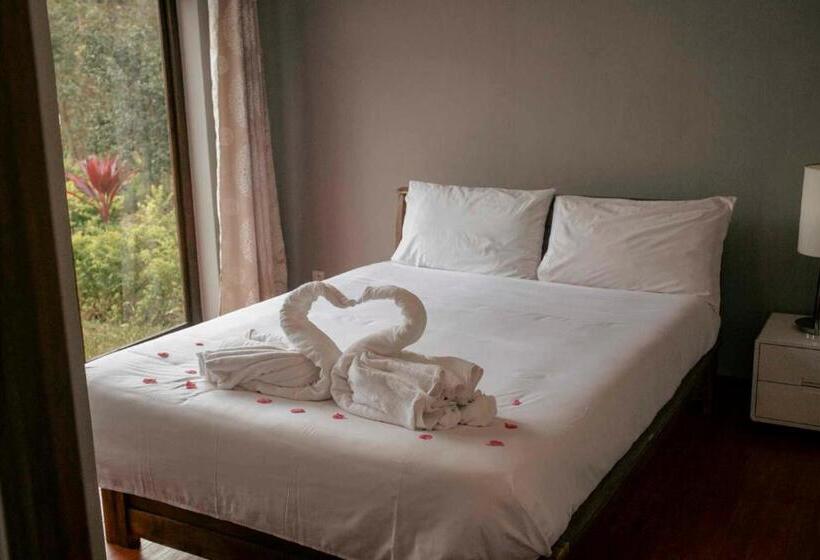 هتل Oka Forest Lodge