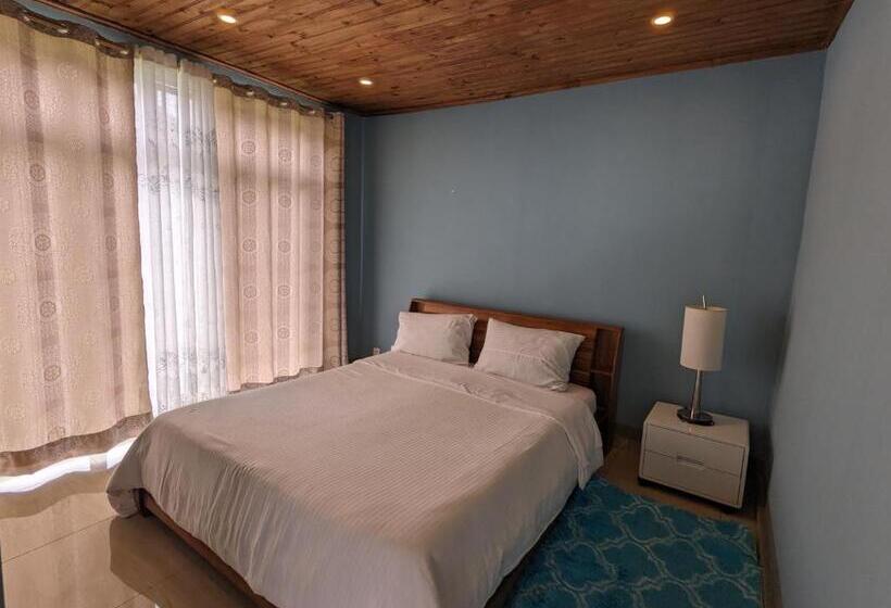 هتل Oka Forest Lodge