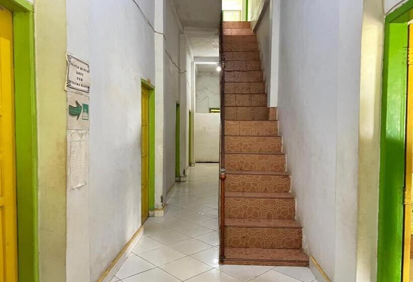 בית מלון כפרי Oyo 93074 Wisma Aliyah