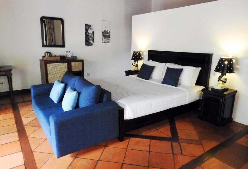 هتل Villa Massilia