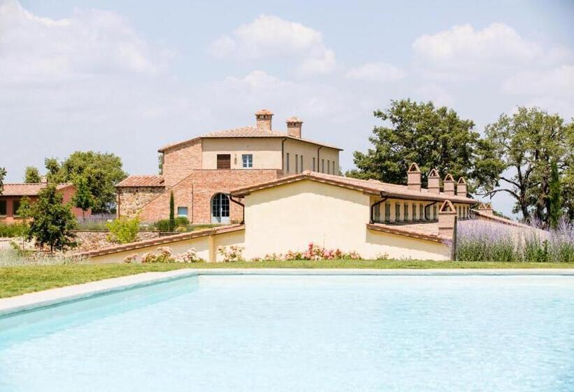 Luxury Resort With Swimming Pool In The Tuscan Countryside, Villas On The Ground Floor With Private
