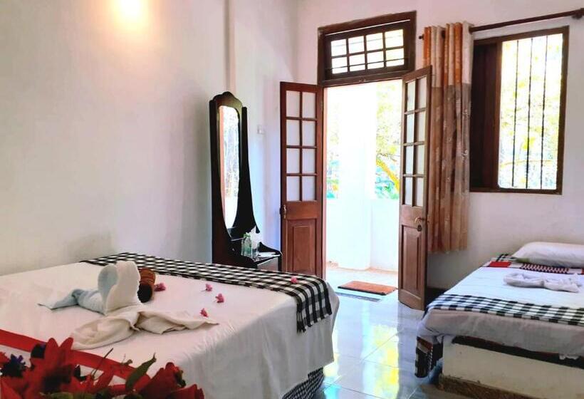 Пансион Green Shade Resort & Haritha Sewana