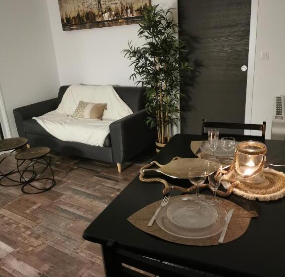 膳宿费 Logement Cosy Avec Piscine Et Jacuzzi Privatifs 4 étoiles