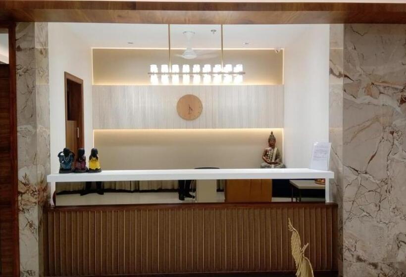 Pushpak Hotel & Convention