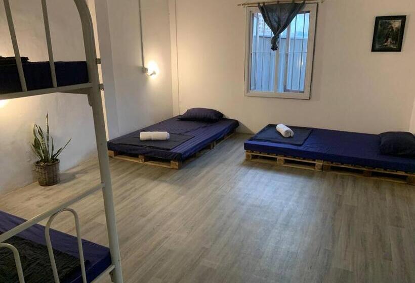 هاستل Villa Martial Arts Gym & Guesthouse