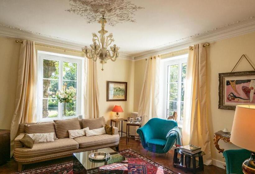ベッドアンドブレックファースト Manoir Du Val Fouzon
