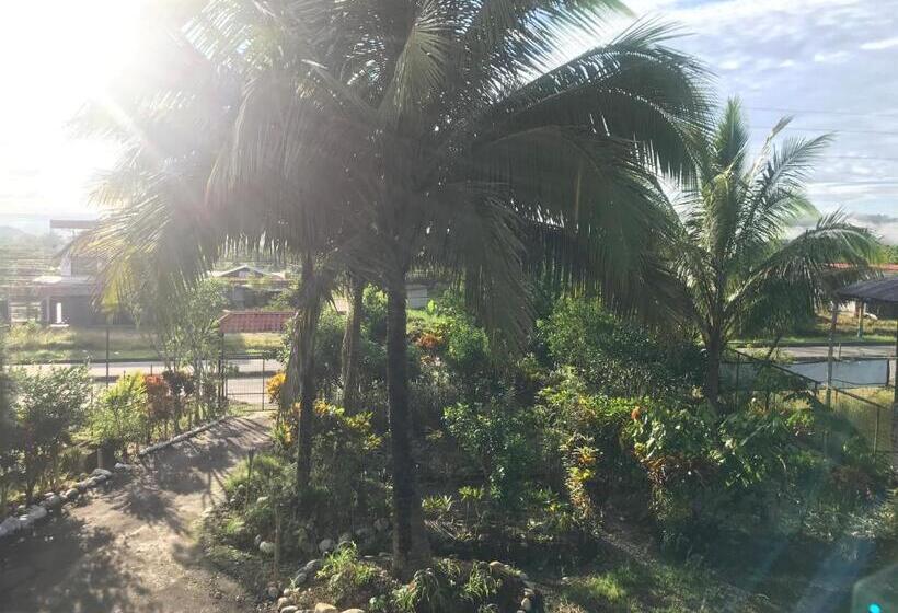 تختخواب و صبحانه The Roadhouse