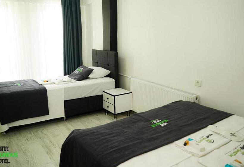Blaundus Otel