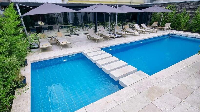 هتل Bamboo Garden