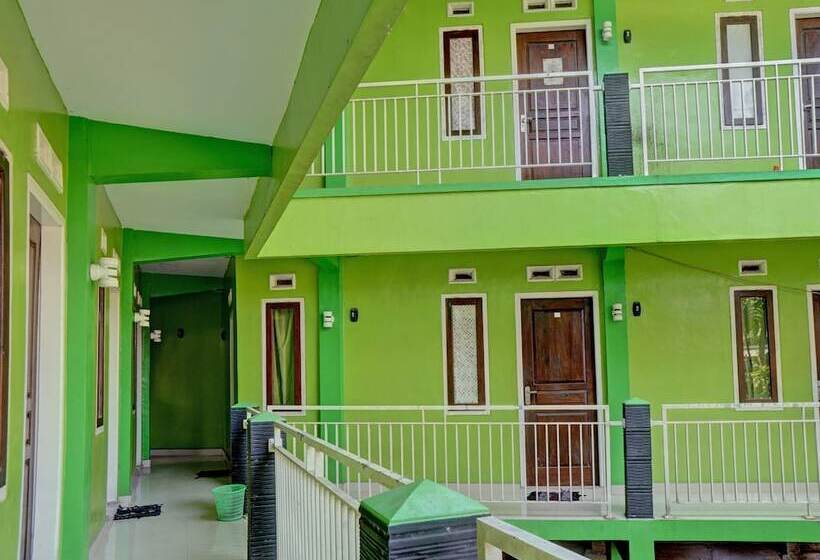 酒店 Oyo Life 92919 Kost Wijaya Kusuma Lake Syariah