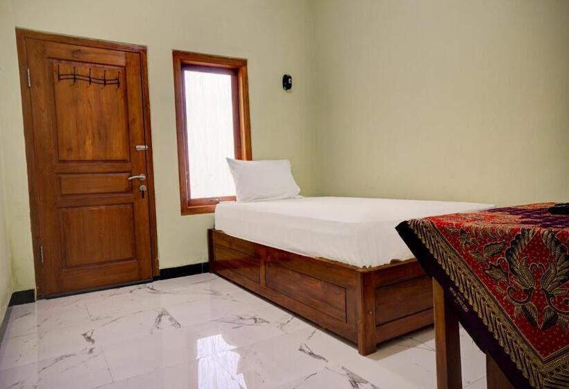 ホテル Oyo Life 92922 Kost Bu Mala 1 Syariah