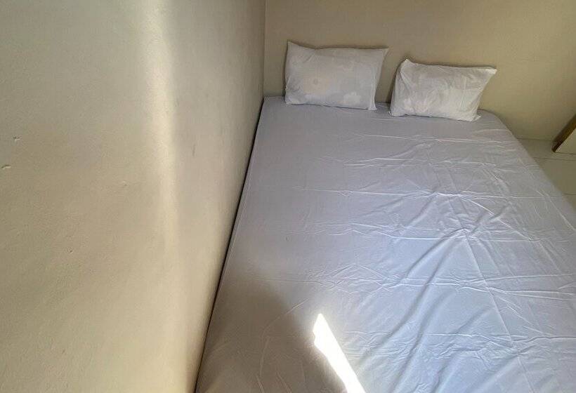 호텔 Oyo Life Kos Bu Luh Mangku