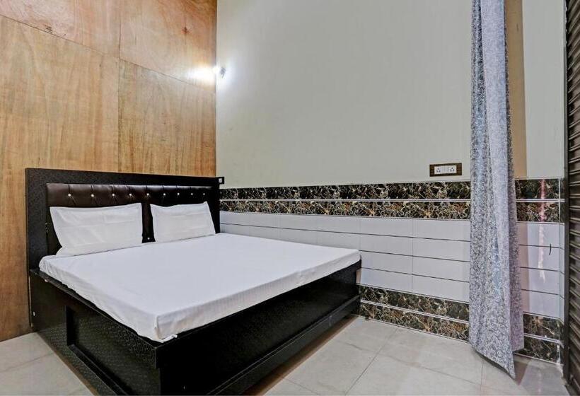 هتل Oyo Royal Guest House