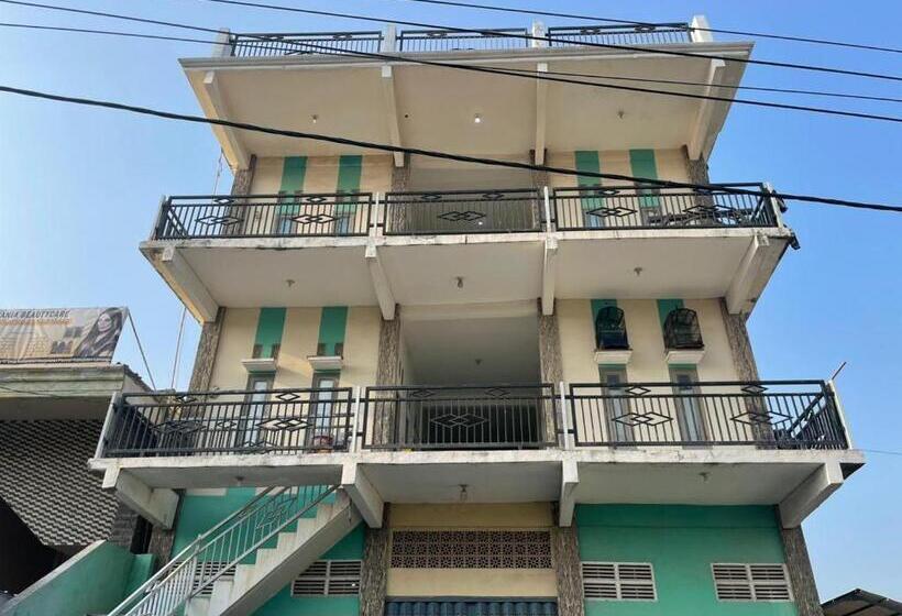 호텔 Spot On 93075 Nova Jaya 2 Homestay Syariah