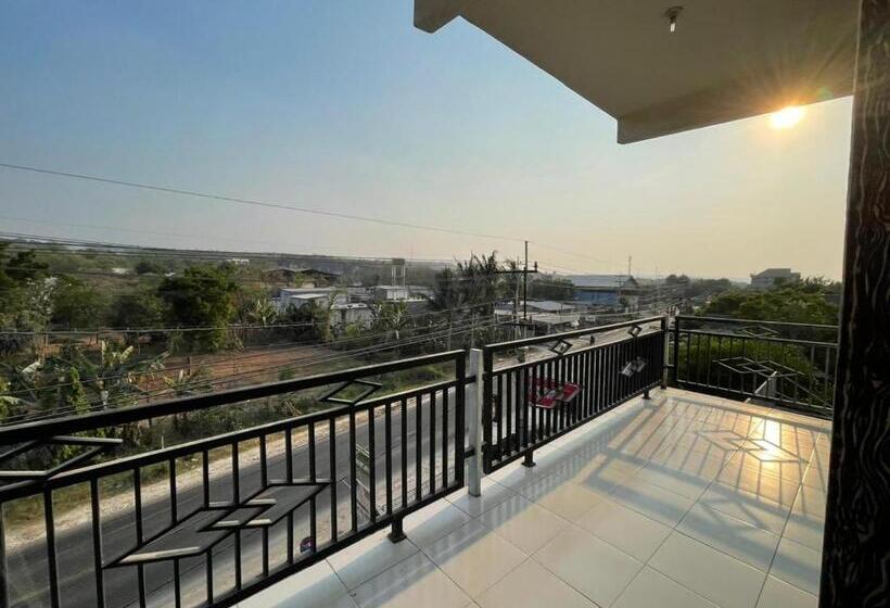 Отель Spot On 93075 Nova Jaya 2 Homestay Syariah