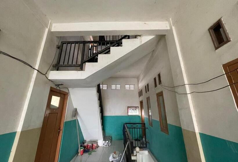 호텔 Spot On 93075 Nova Jaya 2 Homestay Syariah