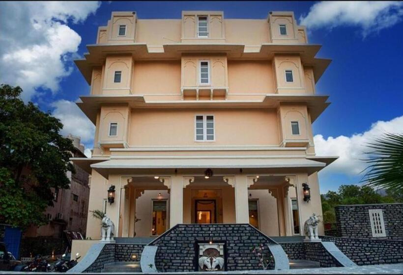 فندق The Trishala Vilas