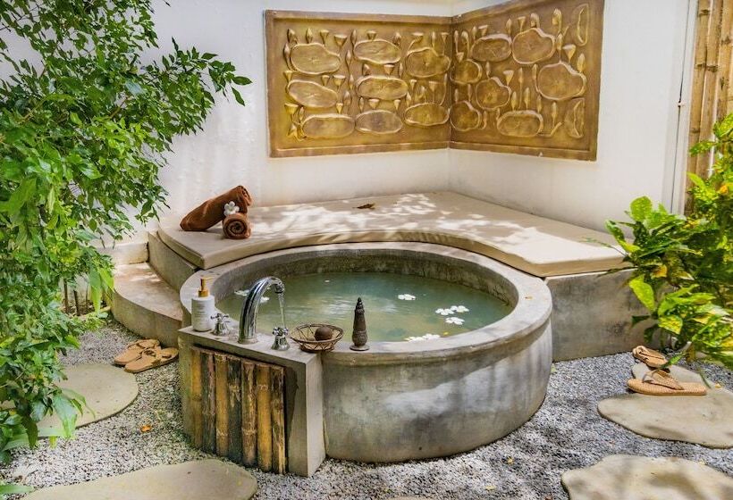 酒店 Through The Looking Glass Wellness Retreat Resort