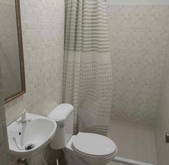 مُتل Daily Travellers Inn & Suites