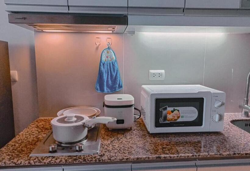 بنسيون Casabay Suite Eastwood Staycation