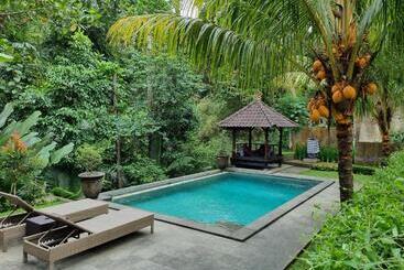 پانسیون Mambul Garden Private Villa
