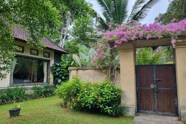 پانسیون Mambul Garden Private Villa