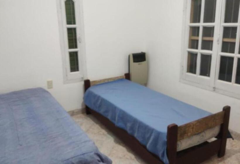 مبيت وإفطار Hostal De Parque