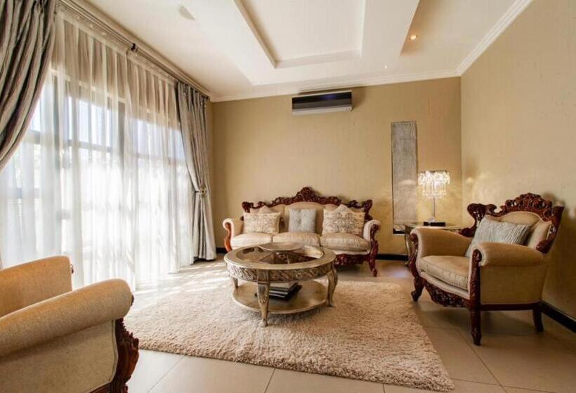 מלון כמוסות Laru Home