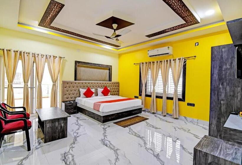 ホテル Oyo Flagship Sri Sai Palace