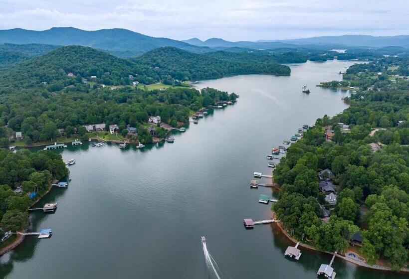 فندق على الطريق Retreat On The Lake