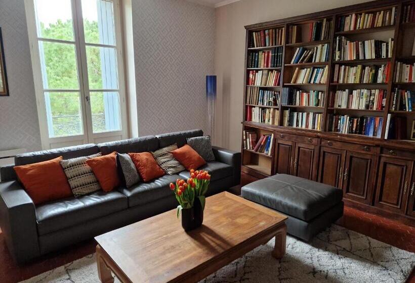 پانسیون Château De Bayssan