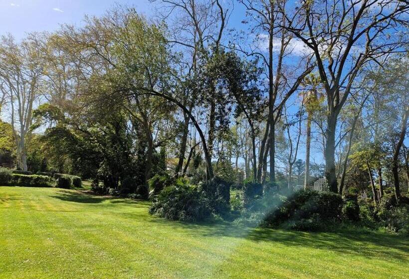 پانسیون Château De Bayssan