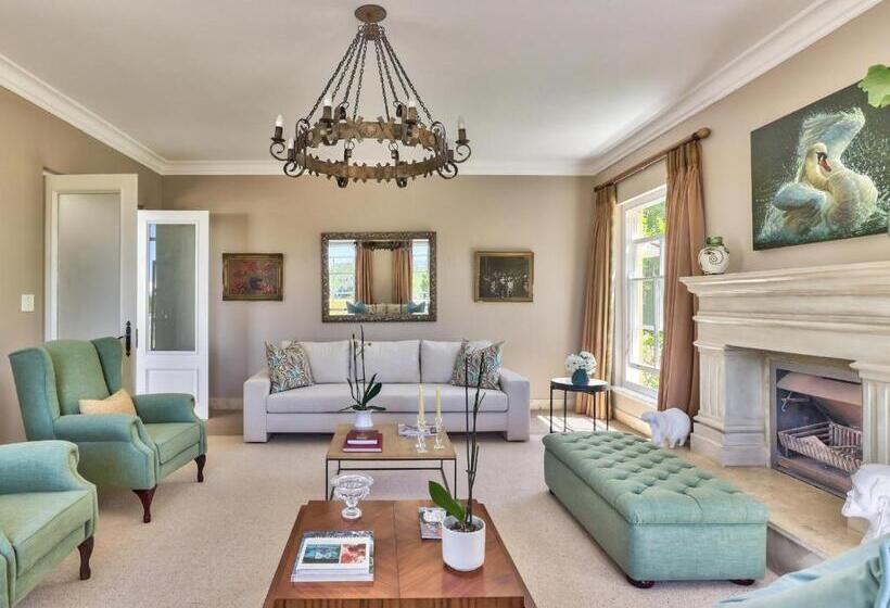 פנסיון Devonport House   Constantia