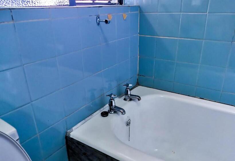 ペンション Genesis Guesthouze