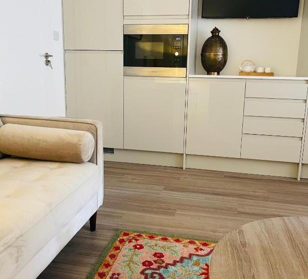 Пансион Riverside En Suite Double Room E14
