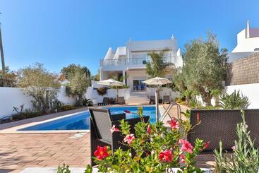 پانسیون Villa Fuseta 102 T