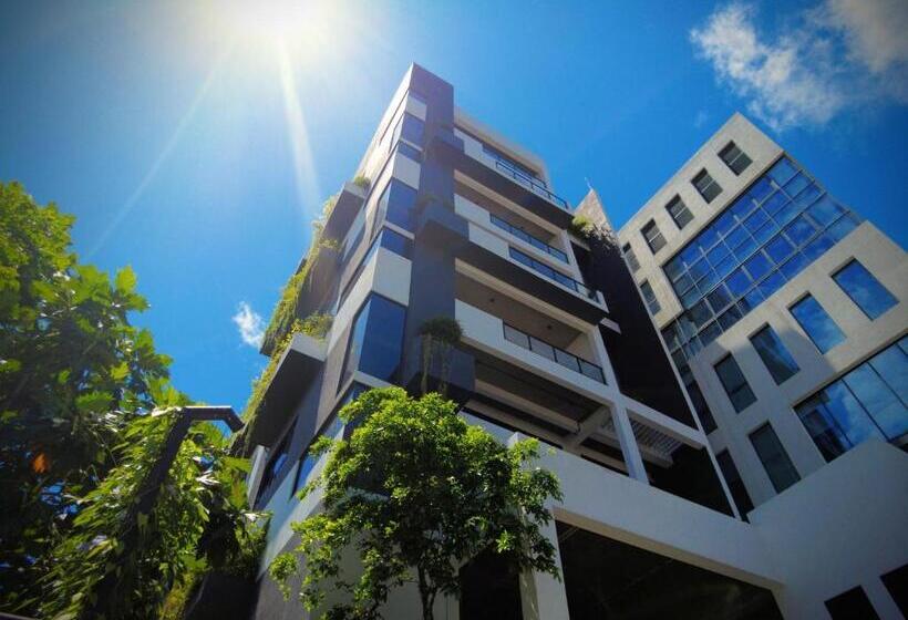 Vaux Park Street Extended Stay Suites & Apartments In Central Colombo