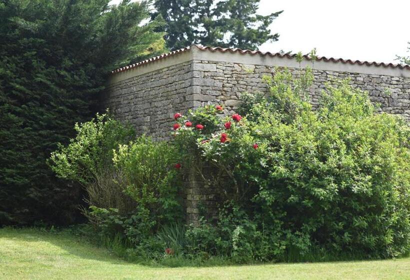 ベッドアンドブレックファースト Un Jardin Et Trois Maisons