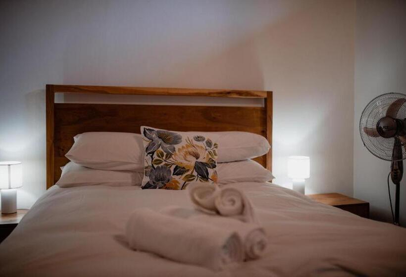 Hotel Heins Manor House