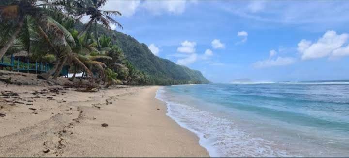 هتل Jaymy Beach Fales