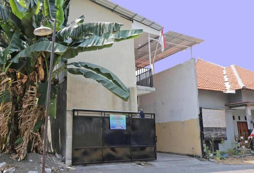 ホテル Oyo Life 92925 Kost Bu Mala 2 Syariah