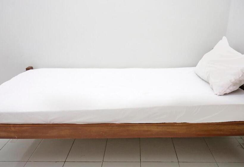 ホテル Oyo Life 92925 Kost Bu Mala 2 Syariah