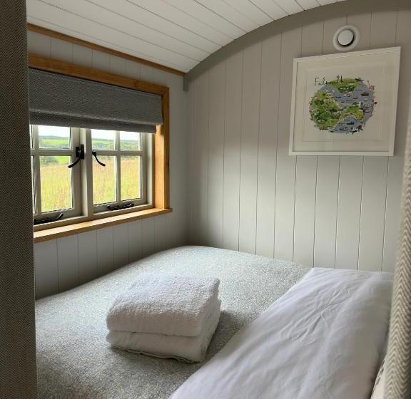 هتل Private And Peaceful Stay In A Luxury Shepherds Hut Near Truro