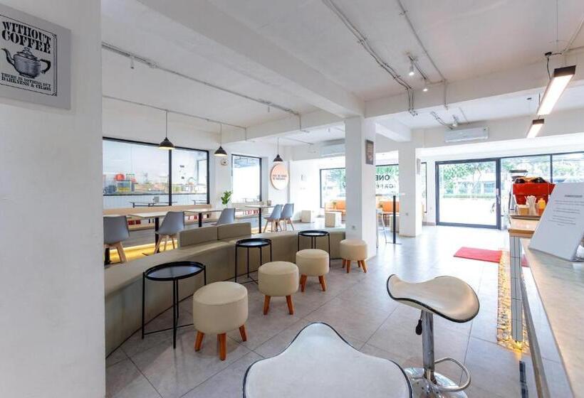 هتل Reddoorz Near Mangga Dua Mall