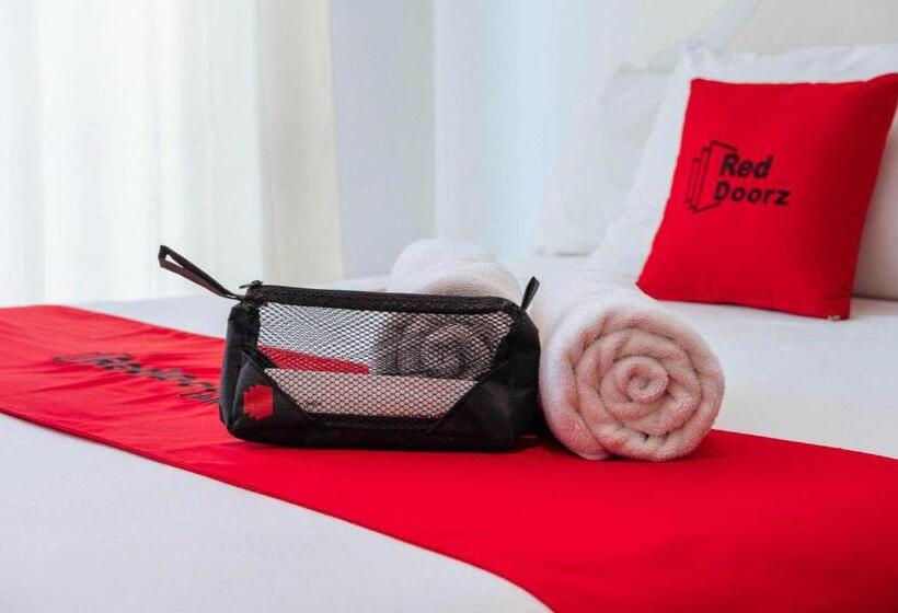 فندق Reddoorz Syariah Near Kantor Pajak Telanaipura Jambi