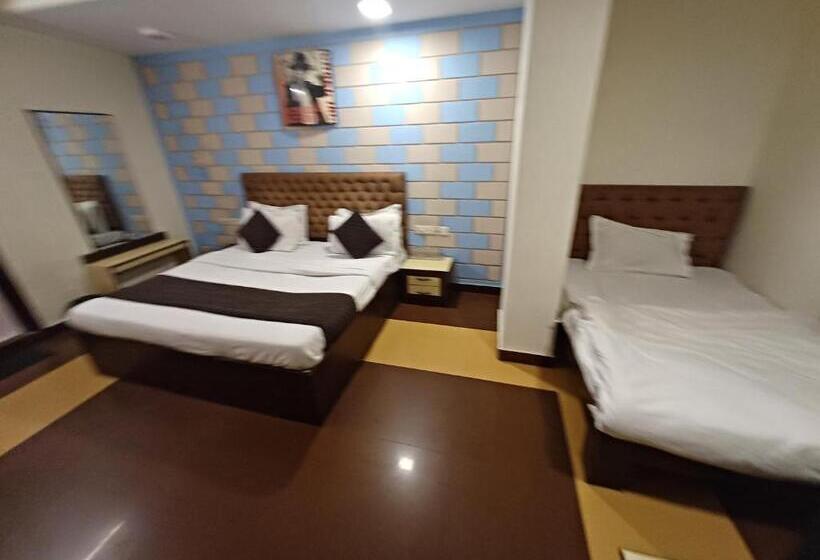 هتل V Inn Sindhi Camp